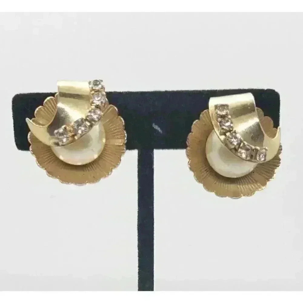 Vintage Clip Earrings Faux Pearl, Gold & Rhinestone Wrap Design Fluted Base - Picture 2 of 7